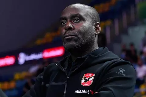 ديفيد ديفيز:لاعبو الأهلي يستحقون التحية بعد التتويج بدوري اليد